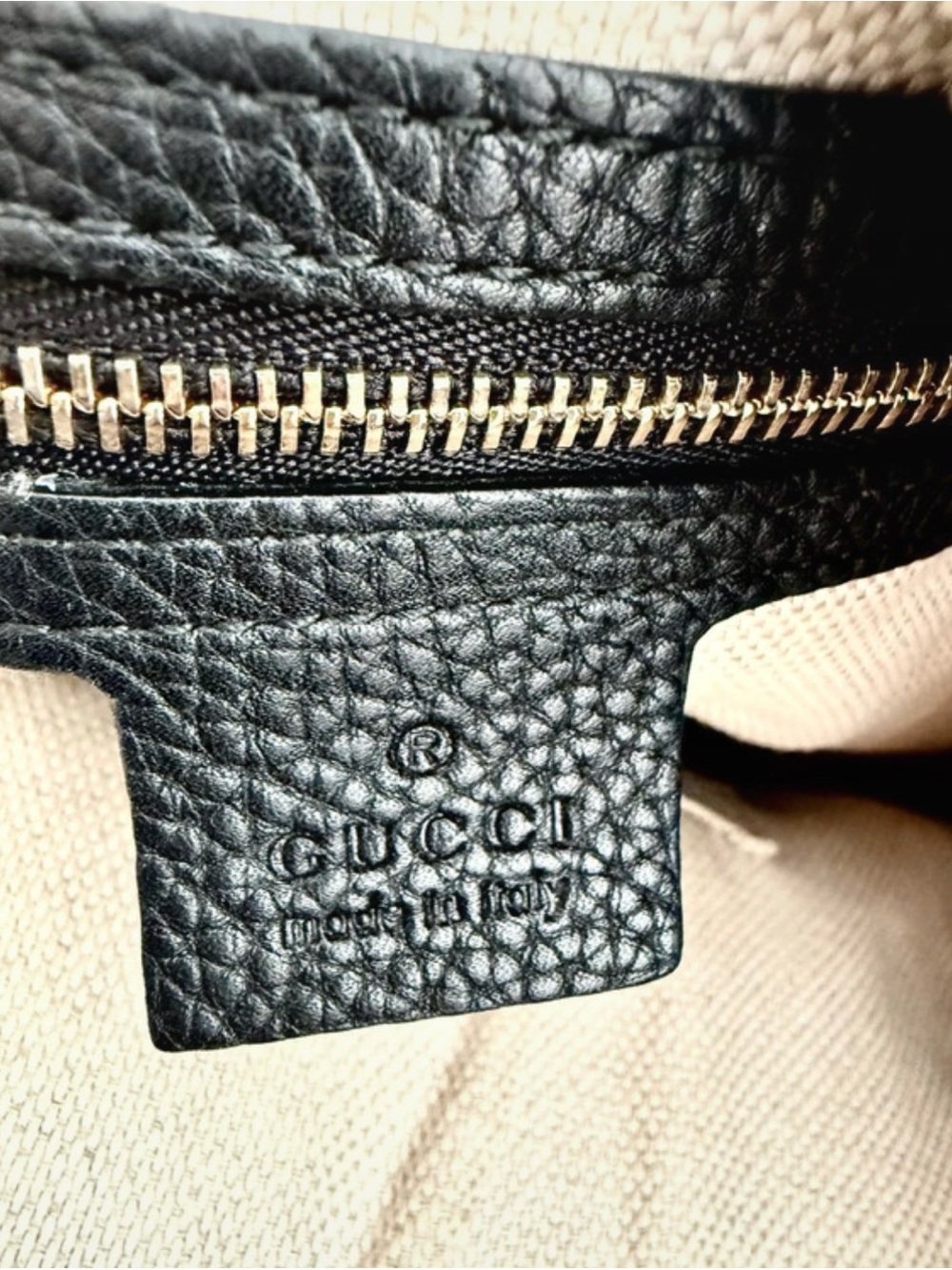 Gucci Black Soho Leather Shoulder Bag with Tassel - Picture 9 of 16